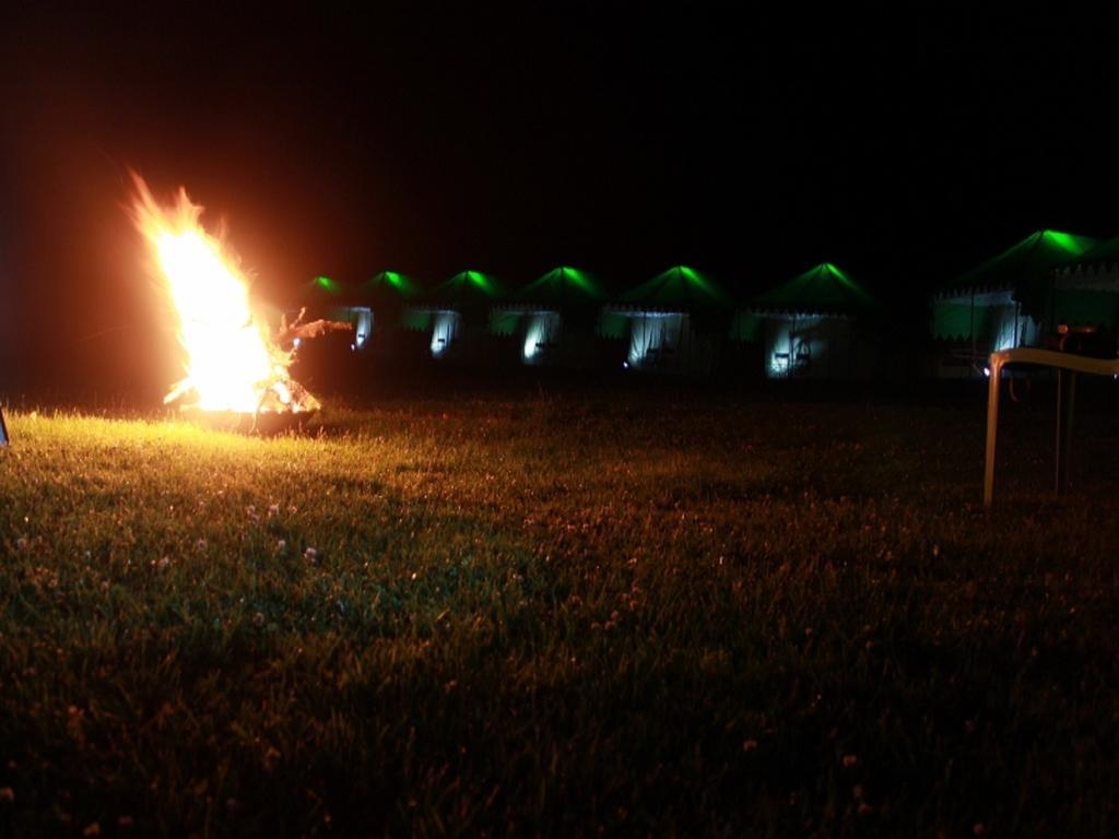 Derra Camp And Resort Jhājra Exterior photo